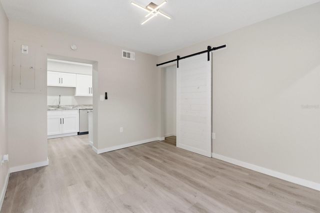 1304 NE 5TH AVENUE, Crystal River, FL 34428