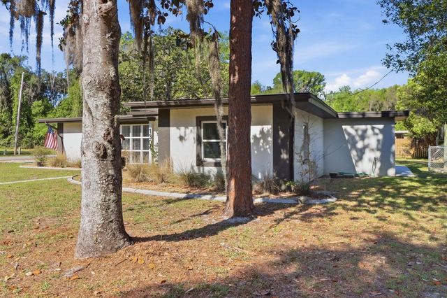 1304 NE 5TH AVENUE, Crystal River, FL 34428
