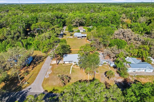 1304 NE 5TH AVENUE, Crystal River, FL 34428