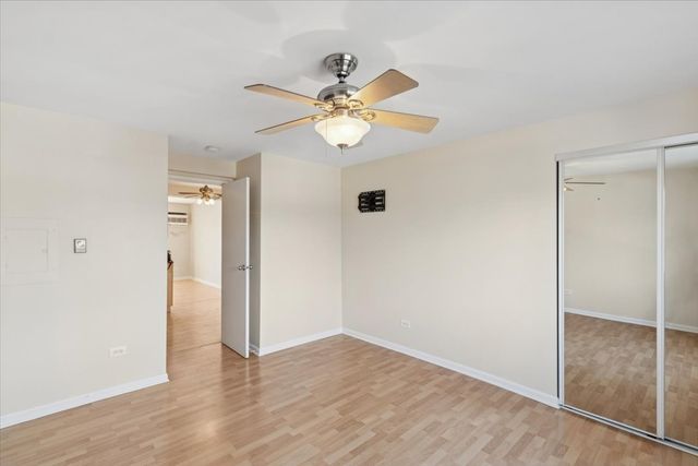 410 Crescent Boulevard 2B, Lombard, IL 60148