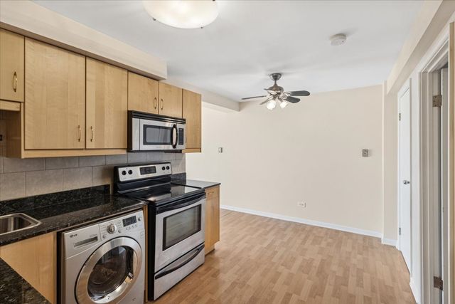 410 Crescent Boulevard 2B, Lombard, IL 60148