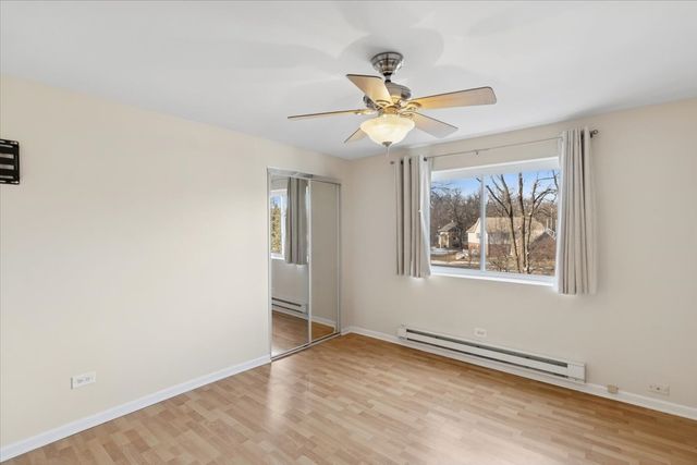 410 Crescent Boulevard 2B, Lombard, IL 60148