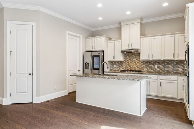 7000 Still Spring Hollow Dr, Nashville, TN 37221