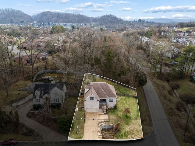 7000 Still Spring Hollow Dr, Nashville, TN 37221