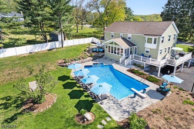 128 Cold Hill Rd, Mendham Boro, NJ 07945