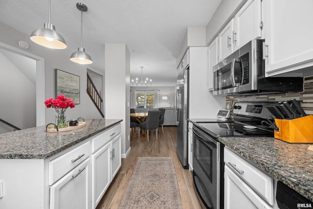 3161 WILLOWWOOD Drive, Bettendorf, IA 52722