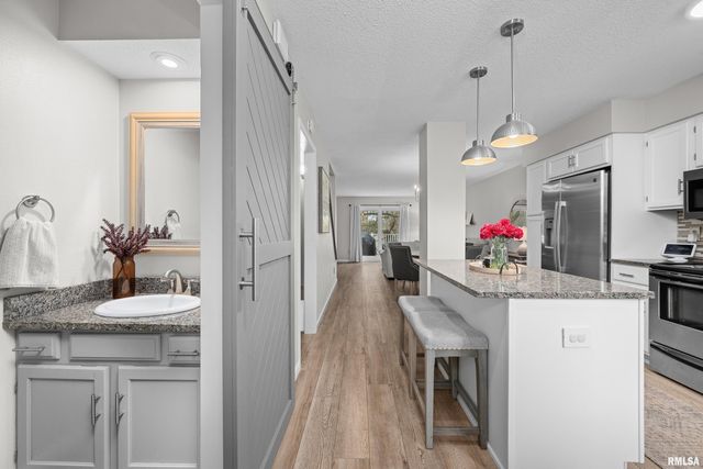 3161 WILLOWWOOD Drive, Bettendorf, IA 52722