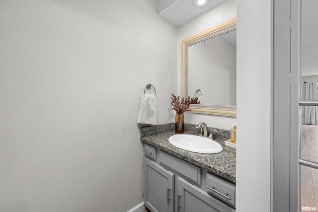 3161 WILLOWWOOD Drive, Bettendorf, IA 52722