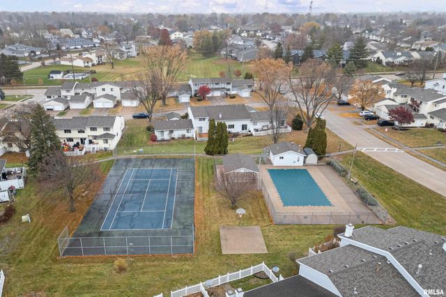 3161 WILLOWWOOD Drive, Bettendorf, IA 52722