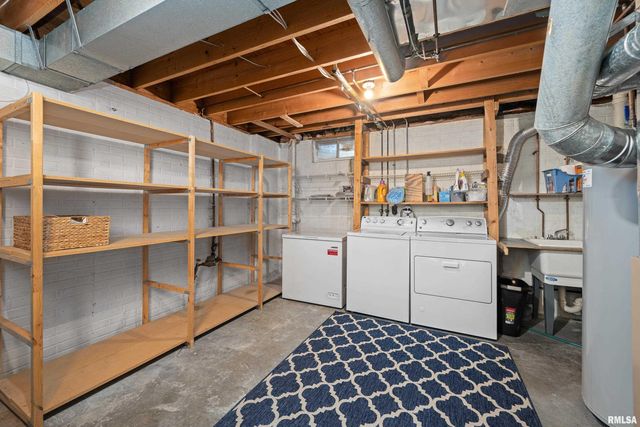 3161 WILLOWWOOD Drive, Bettendorf, IA 52722