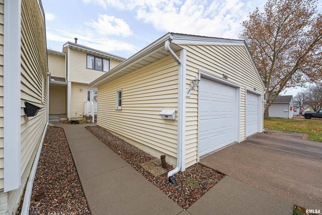 3161 WILLOWWOOD Drive, Bettendorf, IA 52722