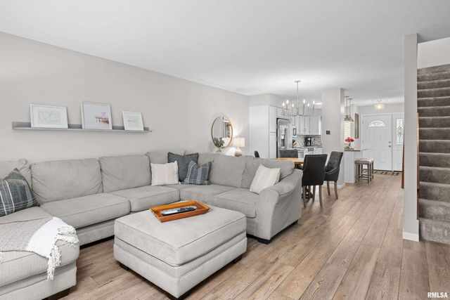 3161 WILLOWWOOD Drive, Bettendorf, IA 52722