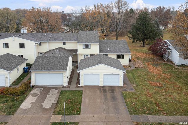 3161 WILLOWWOOD Drive, Bettendorf, IA 52722