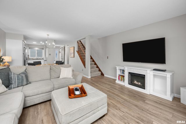 3161 WILLOWWOOD Drive, Bettendorf, IA 52722