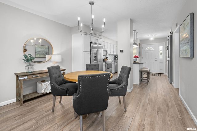 3161 WILLOWWOOD Drive, Bettendorf, IA 52722