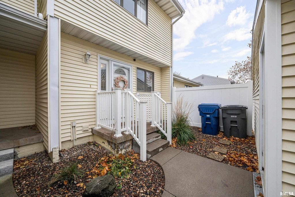 3161 WILLOWWOOD Drive, Bettendorf, IA 52722