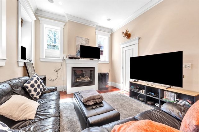 253 E St 1, Boston, MA 02127
