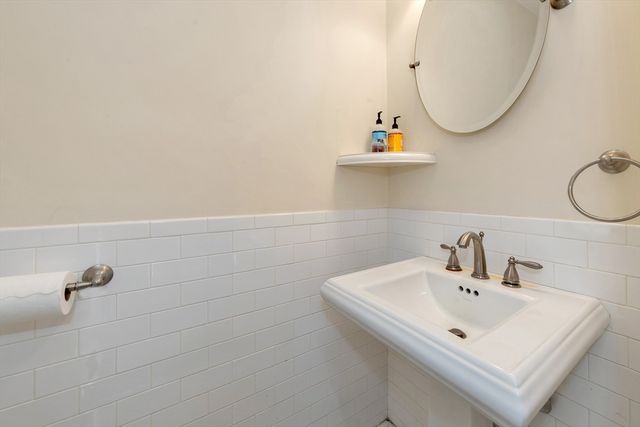 253 E St 1, Boston, MA 02127