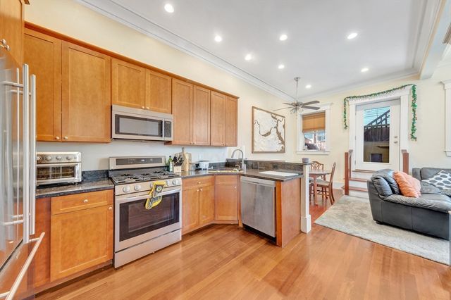 253 E St 1, Boston, MA 02127