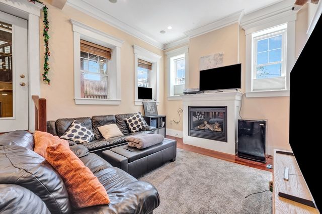 253 E St 1, Boston, MA 02127