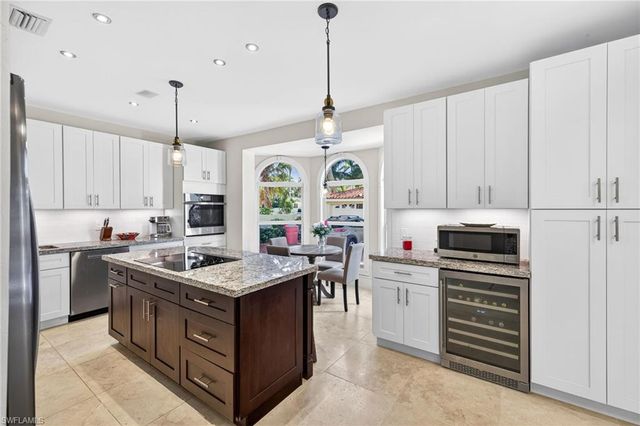 2878 Valencia WAY, Fort Myers, FL 33901