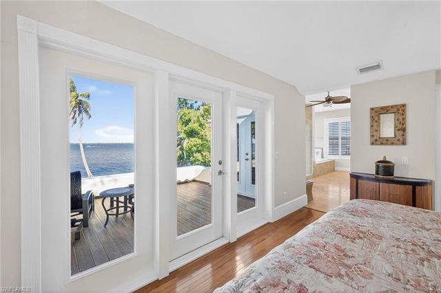 2878 Valencia WAY, Fort Myers, FL 33901