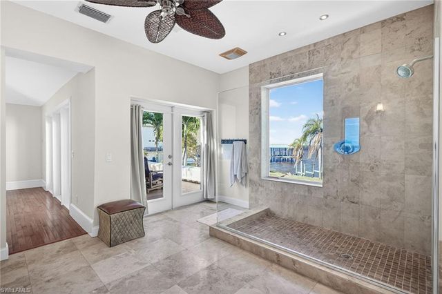 2878 Valencia WAY, Fort Myers, FL 33901