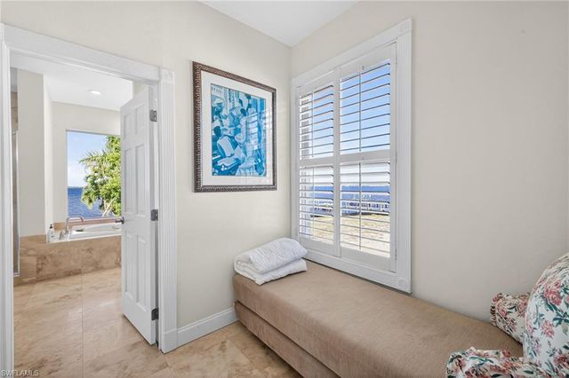 2878 Valencia WAY, Fort Myers, FL 33901