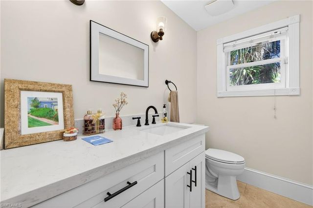 2878 Valencia WAY, Fort Myers, FL 33901