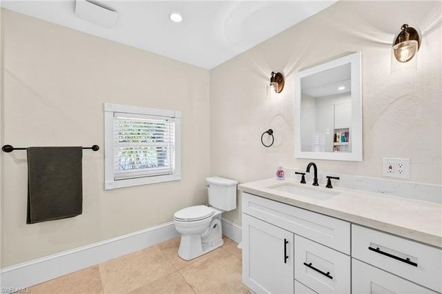 2878 Valencia WAY, Fort Myers, FL 33901