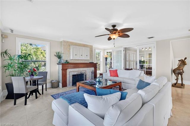 2878 Valencia WAY, Fort Myers, FL 33901