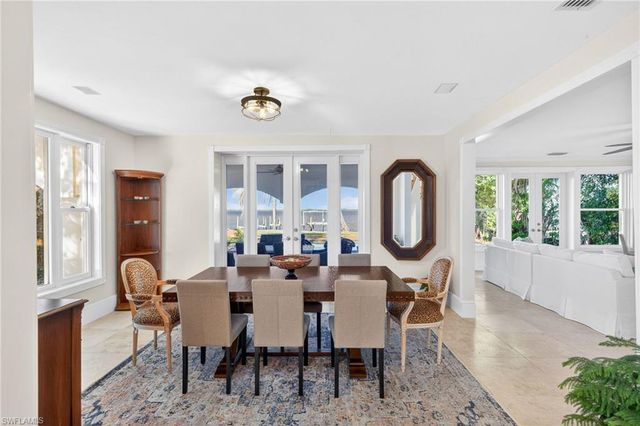 2878 Valencia WAY, Fort Myers, FL 33901