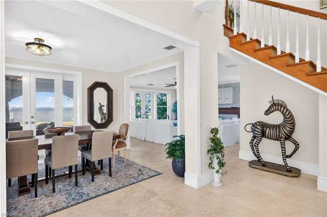 2878 Valencia WAY, Fort Myers, FL 33901