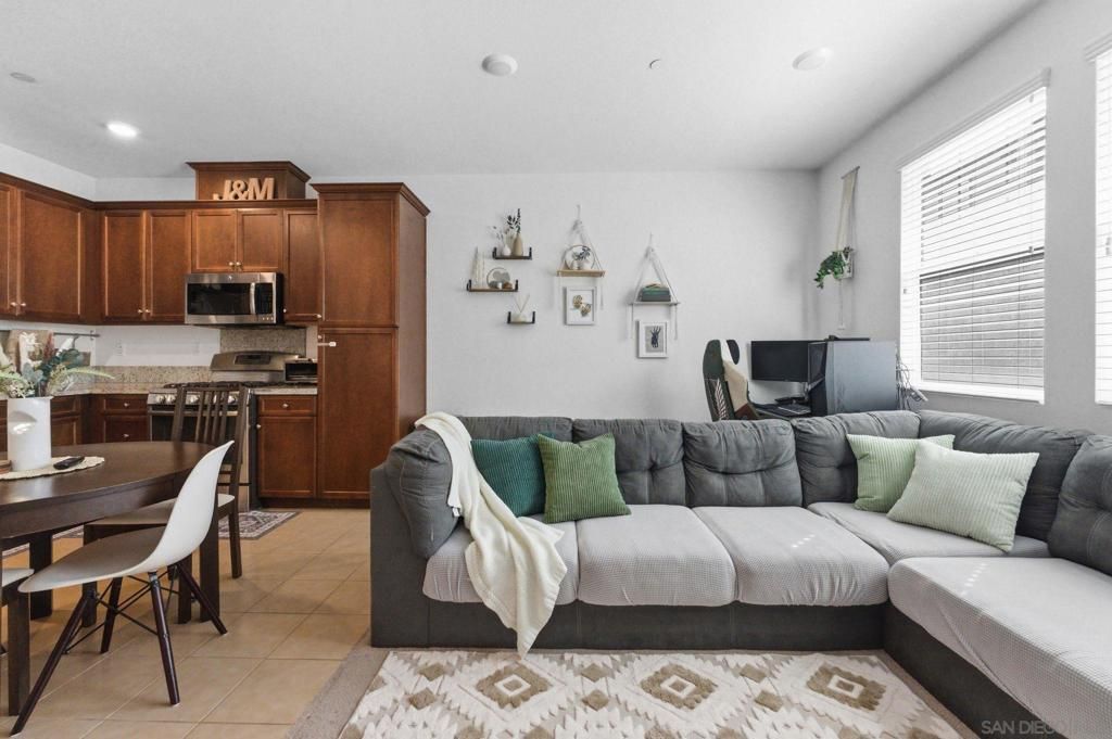 Image 11 of property listing at 1512 Champion Lane Unit 2, Chula Vista, CA 91915