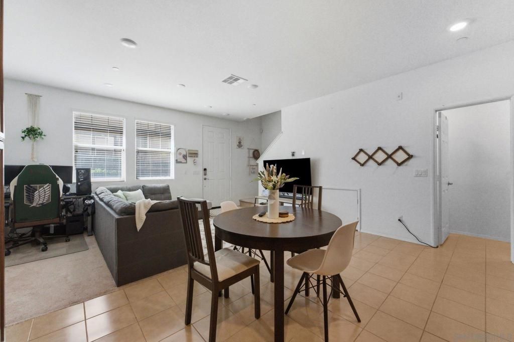 Image 14 of property listing at 1512 Champion Lane Unit 2, Chula Vista, CA 91915