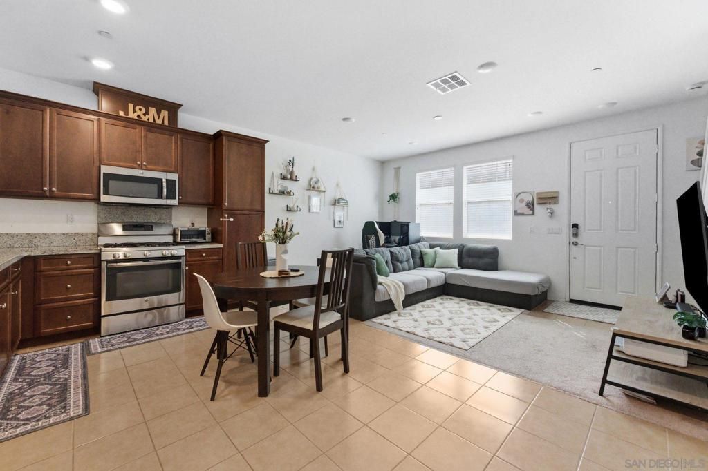 Image 19 of property listing at 1512 Champion Lane Unit 2, Chula Vista, CA 91915