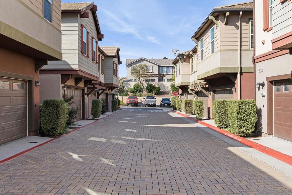 Image 40 of property listing at 1512 Champion Lane Unit 2, Chula Vista, CA 91915