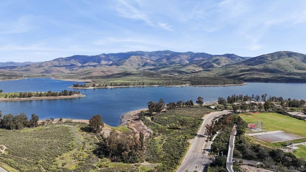 Image 49 of property listing at 1512 Champion Lane Unit 2, Chula Vista, CA 91915