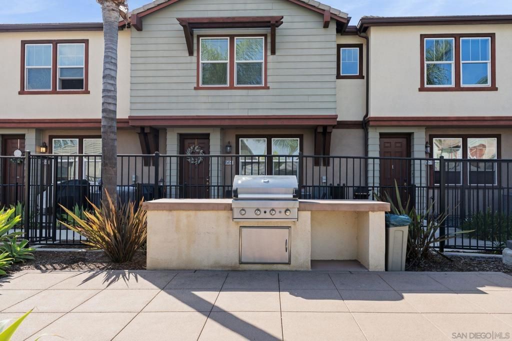 Image 8 of property listing at 1512 Champion Lane Unit 2, Chula Vista, CA 91915