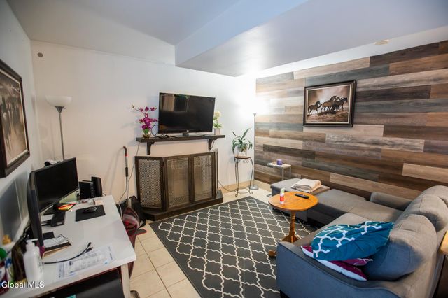 292 Washington Street, Saratoga Springs, NY 12866