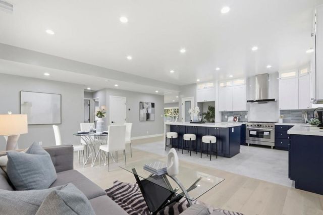 2121 Francis Avenue, Santa Clara, CA 95051