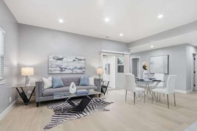 2121 Francis Avenue, Santa Clara, CA 95051