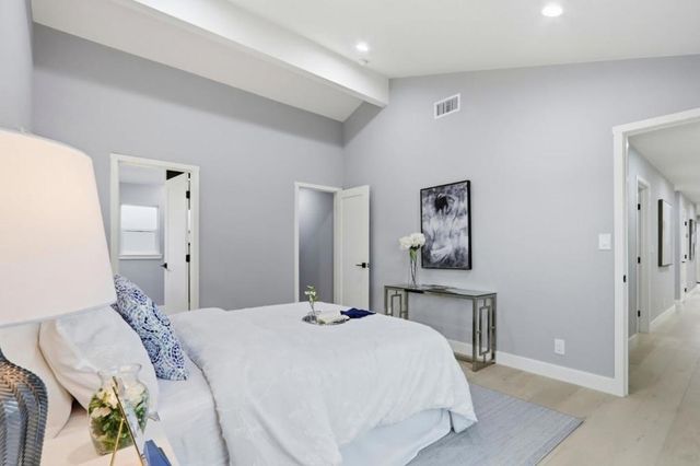2121 Francis Avenue, Santa Clara, CA 95051