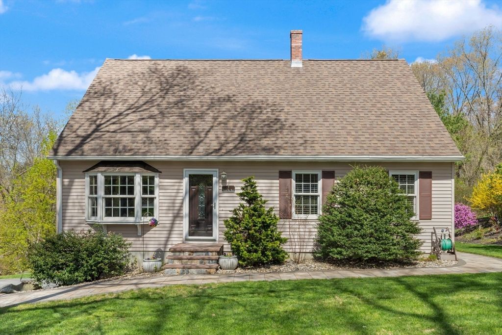 7 Leland Hill Rd, Grafton, MA 01560