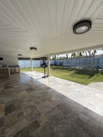 19020 SW 91st Ave, Cutler Bay, FL 33157