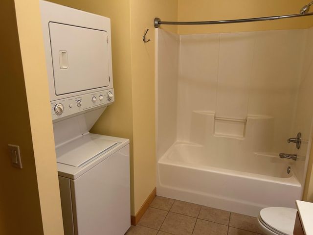 2900 University Avenue SE 411, Minneapolis, MN 55414