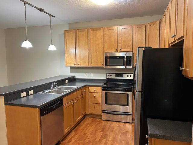 2900 University Avenue SE 411, Minneapolis, MN 55414