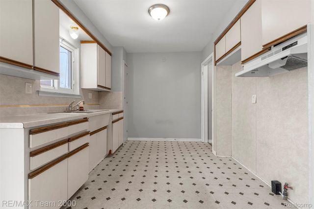 19431 STEPHENS, Eastpointe, MI 48021