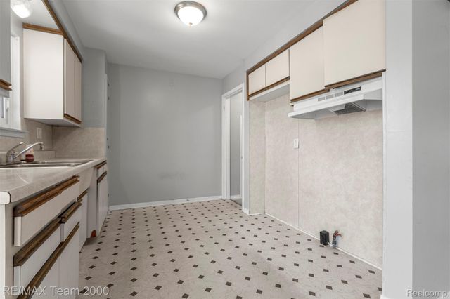 19431 STEPHENS, Eastpointe, MI 48021