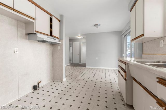 19431 STEPHENS, Eastpointe, MI 48021